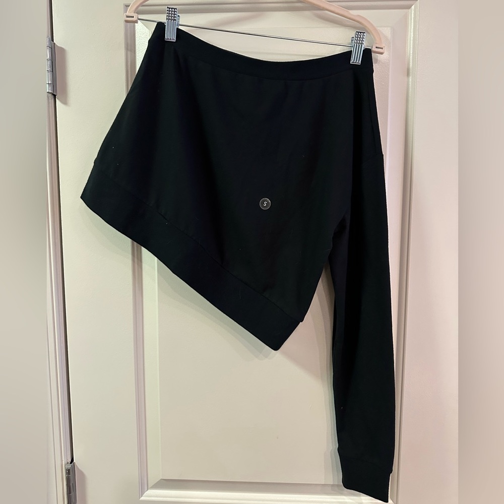LA Hearts Off the Shoulder Sweatshirt in Black